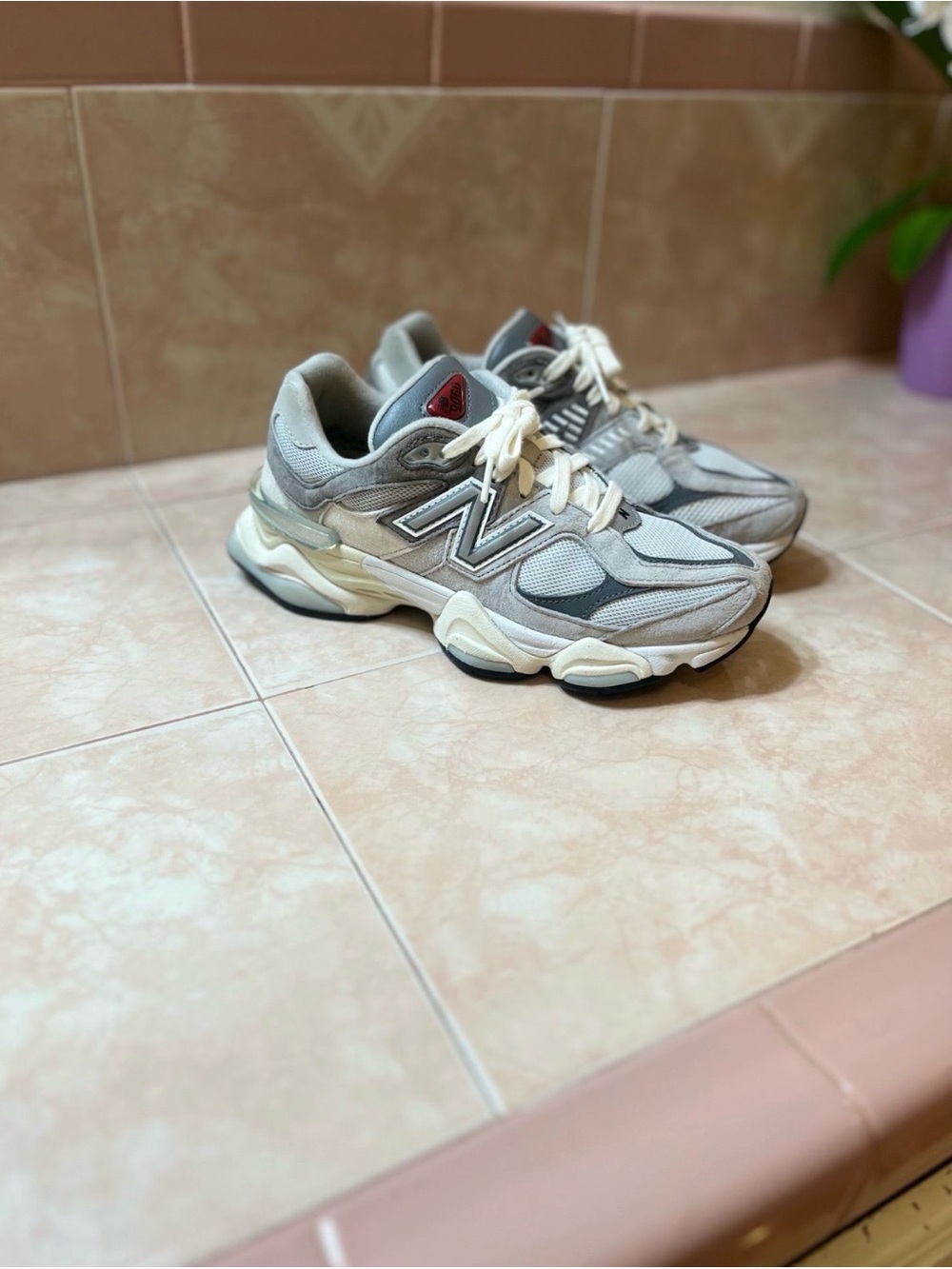 New Balance Women’s' Gray and White Mesh Sneakers - Picture 2 of 7
